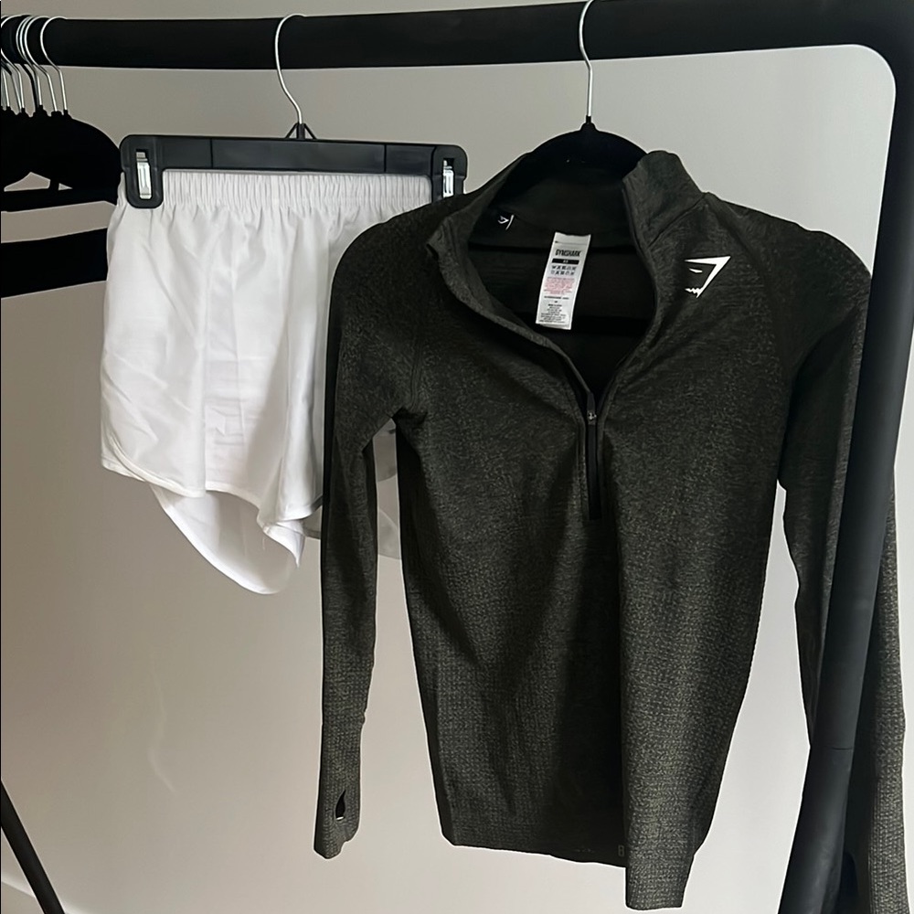 Athletic bundle 
gym shark top and nike shorts